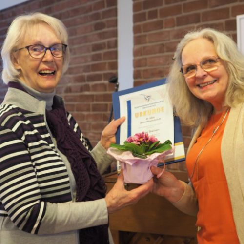 Luise für 40 Jahre Mitgliedschaft ©ESG